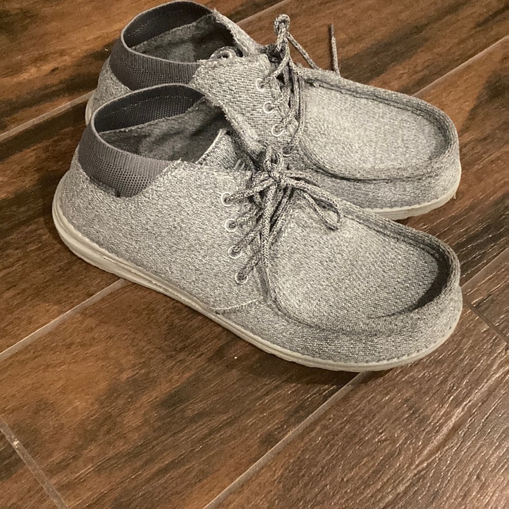 Hey Dude am leaving cut grey shoe